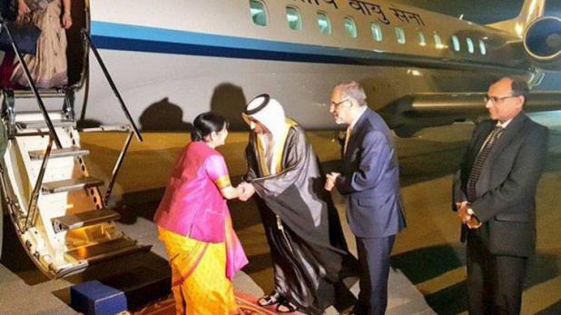 Photo of OIC की बैठक में हिस्सा लेने के लिए अबूधाबी पहुंचीं विदेश मंत्री सुषमा, पाक भी करेगा शिरकत