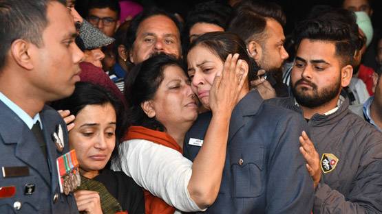 Photo of इधर अभिनंदन के लिए देश मना रहा था जश्न, उधर उन शहीदों की हुई आखिरी विदाई