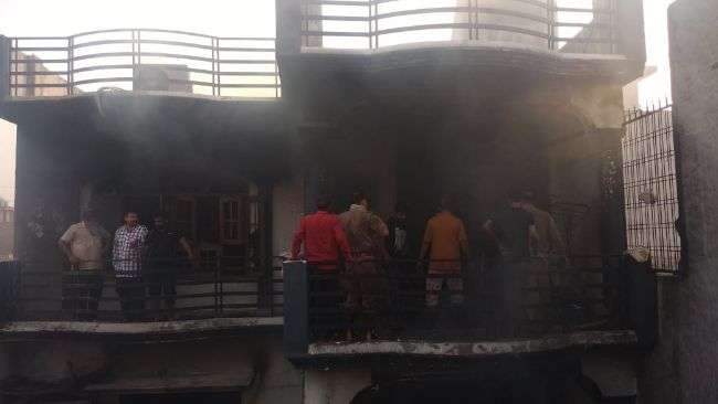 Photo of घर में लगी भीषण आग, हादसे में छह माह की मासूम बच्ची सहित पांच लोगोंं की मौत हो गई