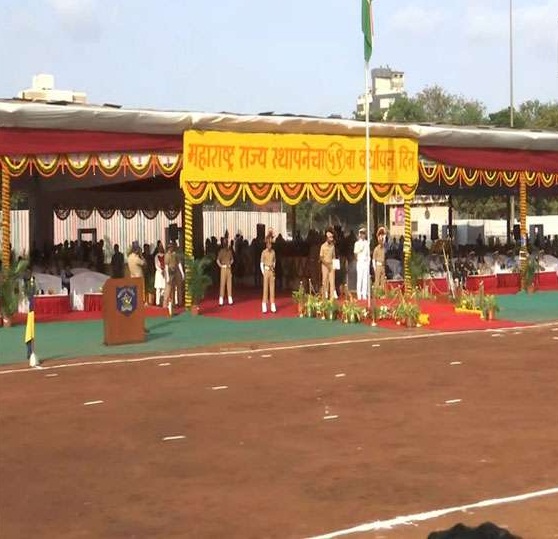 Photo of मुंबई के शिवाजी पार्क में महाराष्ट्र दिवस का आयोजन, CM देवेंद्र फडऩवीस और राज्यपाल सी विद्यासागर राव उपस्थित हुए