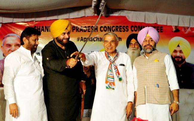 Photo of नवजोत सिंह सिद्धू: मैं पीएम मोदी से नहीं डरता हूं, जितनी मर्जी चुनाव आयोग से शिकायत कर लें…
