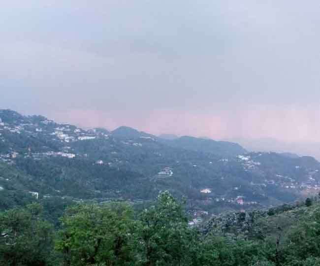 Photo of उत्तराखंड में पर्वतीय और मैदानी क्षेत्र में बारिश और आंधी का दौर जारी, 60 किमी की रफ्तार से आंधी की चेतावनी
