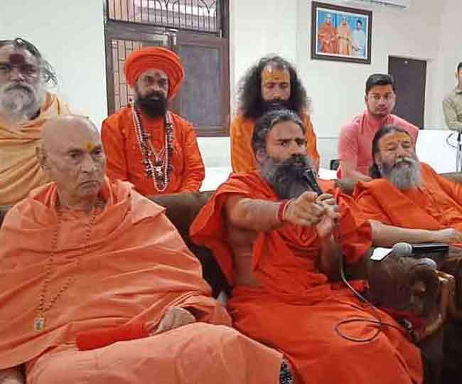 Photo of कम्यूनिस्टों पर सवाल उठाते हुए संतों ने येचुरी पर किए तीखे प्रहार….