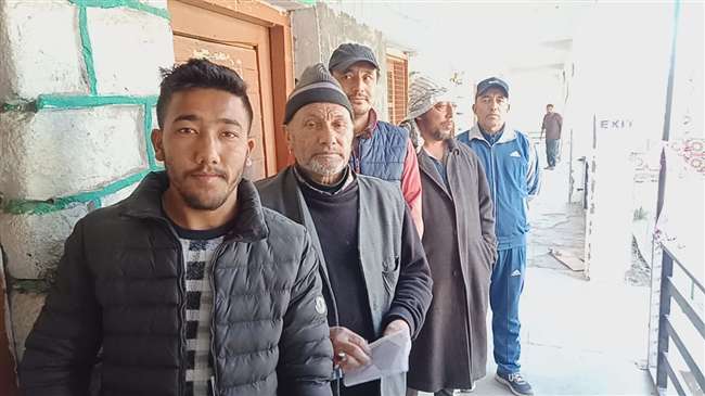 Photo of Anantnag, Ladakh Lok Sabha Election 2019 Live: पुलवामा में ग्रेनेड हमले के बाद भी लोग मतदान करने के लिए अपने घरों से निकले बाहर