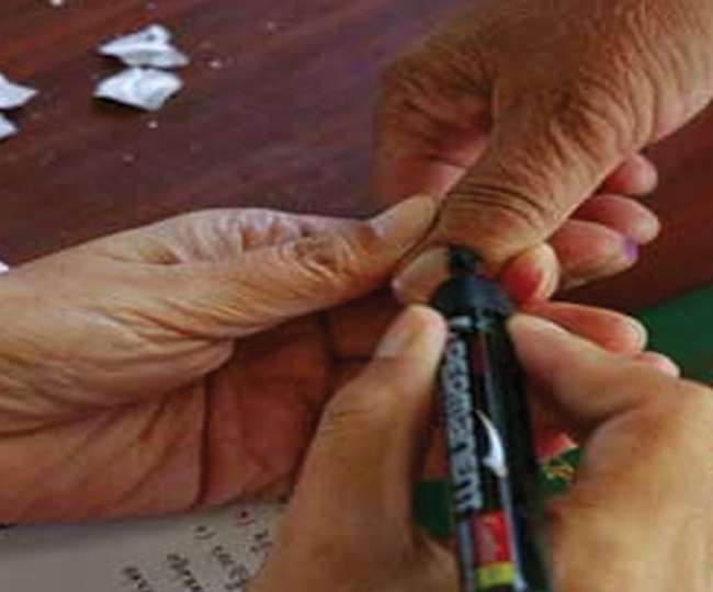 Photo of लद्दाख सीट पर दो मतदान केंद्र ऐसे हैं जिस पर मात्र सात-सात वोटर, पांच कर्मचारी