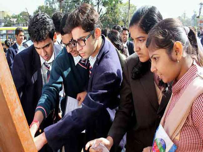 Photo of CBSE Class 10th Result 2019: पटना के प्रियांशु राज बिहार बने टॉपर मिले 99% मार्क्स, ऐसे चेक करें रिजल्ट