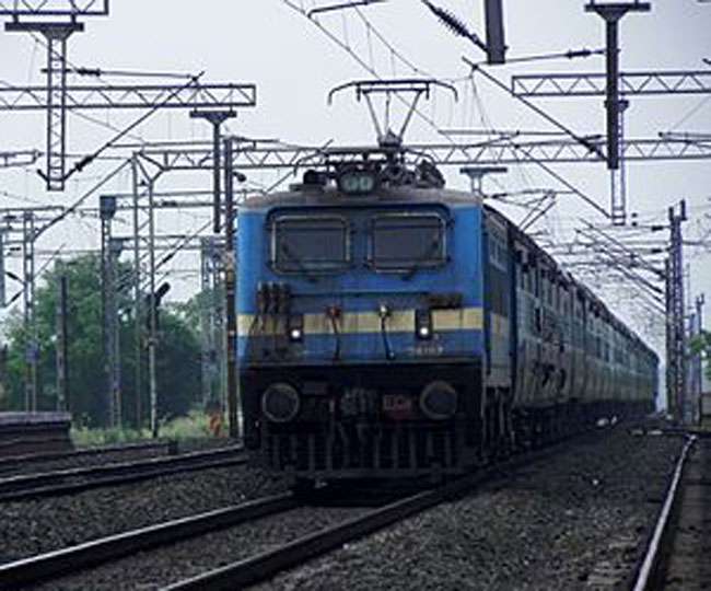 Photo of राजस्थान के जोधपुर में प्रेमी युगल ने ट्रेन से कटकर दी जान
