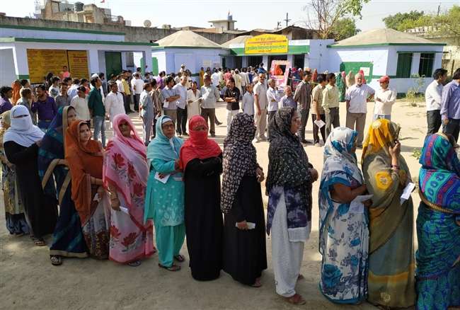 Photo of Loksabha Election Fatehpur Live :  दोपहर एक बजे तक 33.18 प्रतिशत ही पड़ पाए वोट