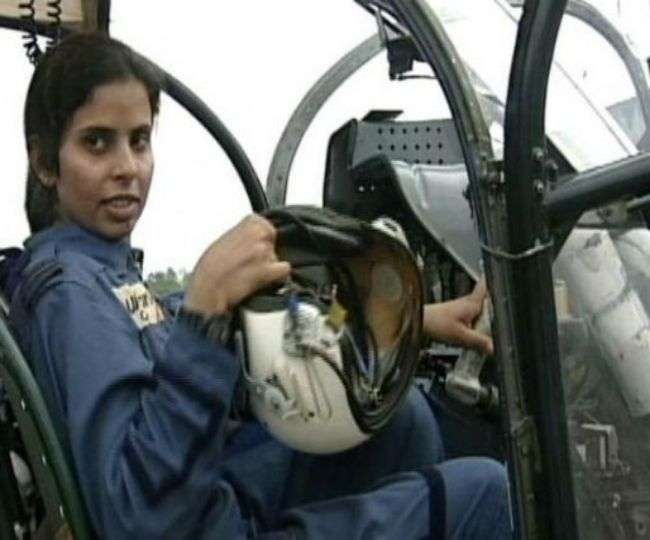 Photo of कारगिल युद्ध में पराक्रम द‍िखाने वाली महिला फाइटर पायलट गुंजन सक्सेना के जीवन पर फ‍िल्‍म बनेगी