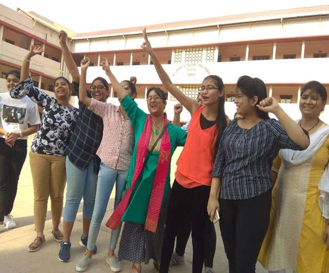 Photo of CSE ISC Result 2019: 10वीं और 12वीं का रिजल्ट मंगलवार को दोपहर बाद हुआ जारी, 12वीं में पटना की अनुष्‍का को 99% अंक मिले