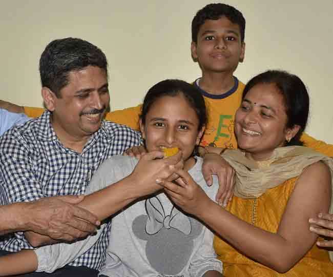 Photo of उत्तराखंड टॉप करने वाली शगुन मित्तल के माता-पिता हैं डाक्टर, बेटी चाहती है इंजीनियर बनना