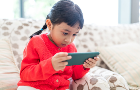 Photo of जंक व फास्ट फूड भी बच्चों की आंखों के लिए घातक एलएलआर ओपीडी में रोज आ रहे आंखों की समस्या