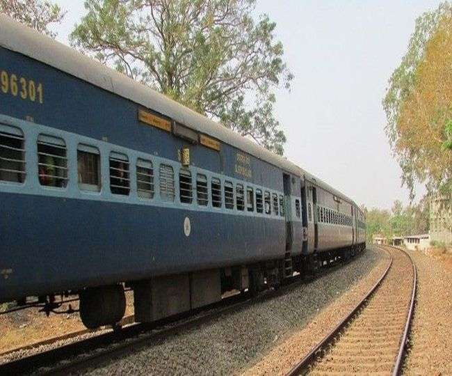 Photo of बिहार की ओर से आने वाली ट्रेनों के बदले मार्ग, नीलांचल एक्‍सप्रेस आज न‍िरस्‍त