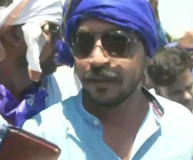 Photo of अलवर सामूहिक दुष्कर्म की घटना, चंद्रशेखर आजाद की मौजूदगी में भीम सेना कर रही विरोध प्रदर्शन