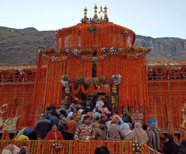 Photo of Chardham Yatra:भू वैकुंठ बदरीनाथ धाम के कपाट विधि विधान व पूजा अर्चना के बाद खुले, श्रद्धालुओं ने किए अखंड ज्‍योति के दर्शन