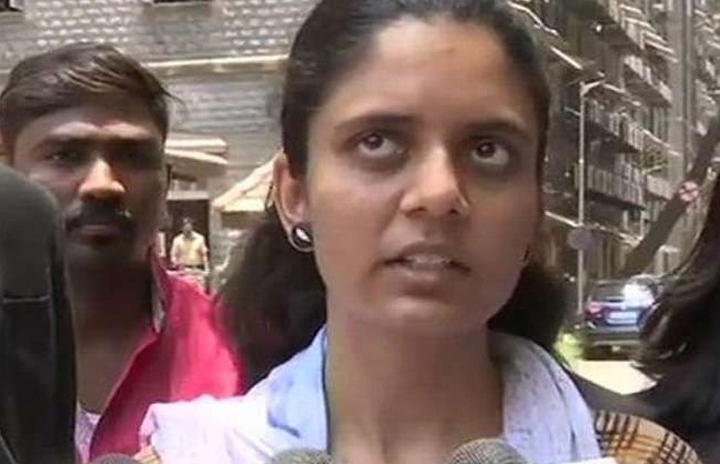 Photo of पने परिजनों के खिलाफ मुंबई उच्च न्यायालय में लगाई गुहार, पढ़े पूरी खबर