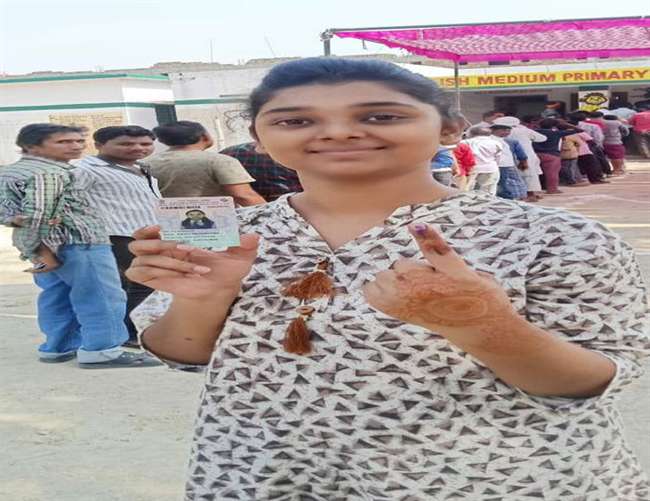 Photo of Loksabha Election 2019 Phase 6 Voting Llive Updates: दिन अब तक में 11 बजे तक 21.98 प्रतिशत हुआ मतदान