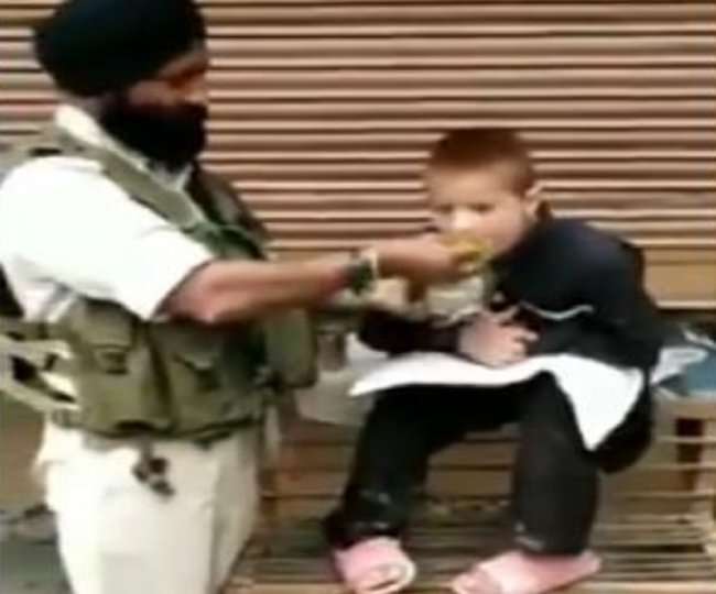 Photo of CRPF के इस जवान ने ऐसा क्या किया कि लोग हो गए उनके दीवाने….