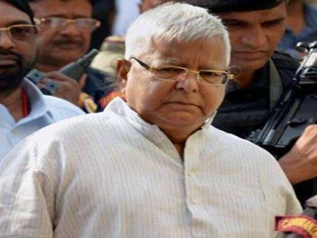 Photo of चारा घोटाला मामला: जेल से ही अब लगातार चहक रहे हैं राजद सुप्रीमो लालू, सत्ता पक्ष की बढ़ा रहे परेशनी