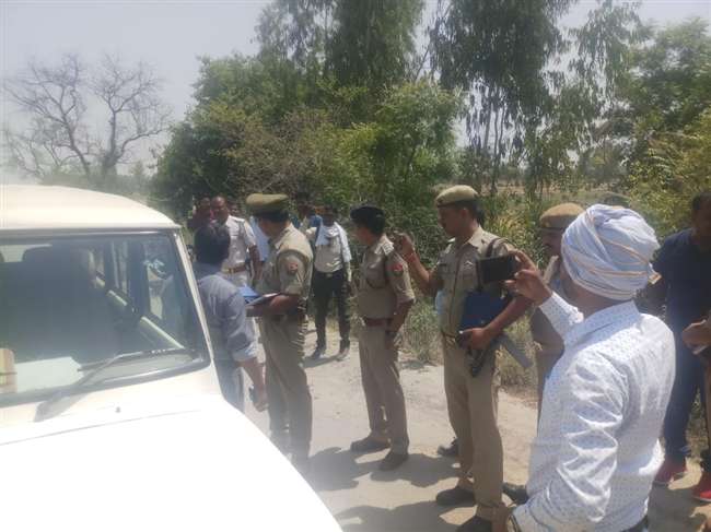 Photo of बिलंदा-अतरहा मार्ग पर बाइक सवार शूटरों ने रेलवे इंजीनियर की गोली मारकर कर दी हत्या और हो गए फरार