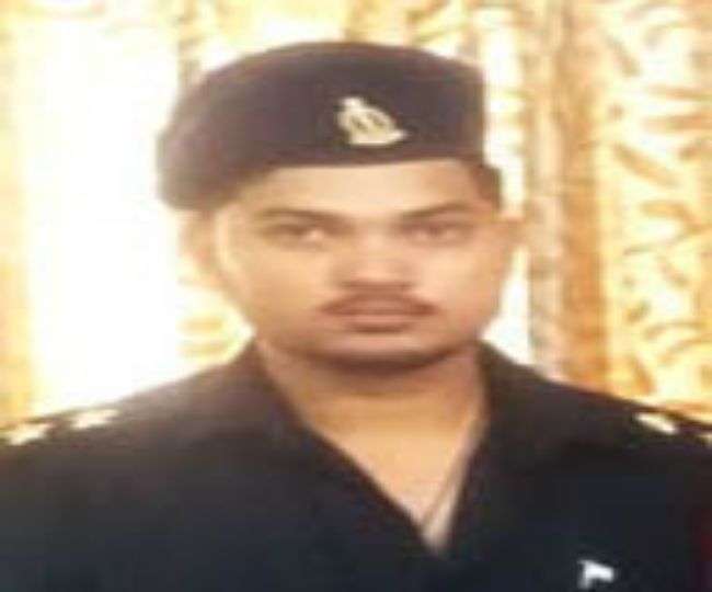 Photo of जाने क्यों ये फर्जी लेफ्टिनेंट खुद को बताता था अंडरकवर एजेंट…