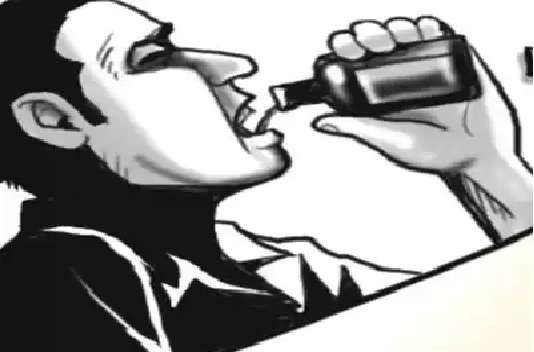 Photo of फोन पर बहुत बातें करना नागवार गुजरा और आपसी कलह के बाद दंपती ने खाया जहरीला पदार्थ….