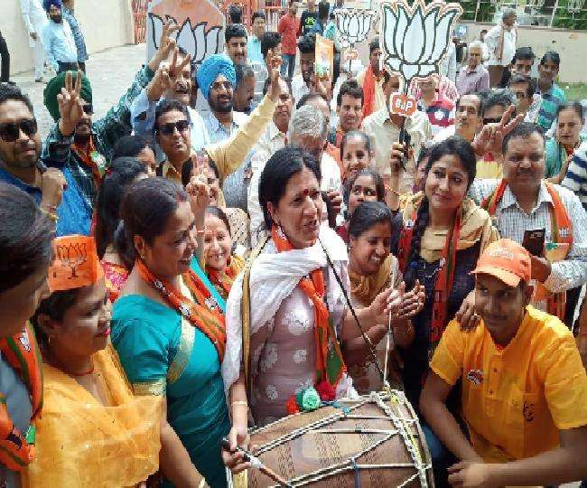 Photo of Chandigarh Lok Sabha Election Result 2019 Live Updates : भाजपा प्रत्याशी किरण खेर ने शुरु से ही मतगणना में बढ़त बनानी शुरु कर दी