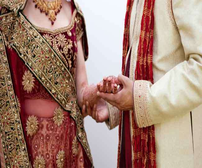 Photo of कोर्ट में बोली नवविवाहिता- न पति के साथ रहूंगी और न मां के