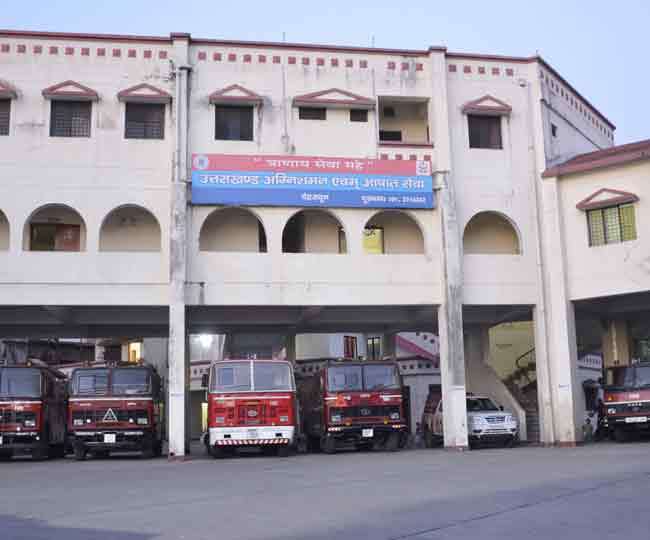 Photo of सूरत में कोचिंग सेंटर में हुए अग्निकांड के बाद देहरादून में सतर्क हुई पुलिस ने शहर के कोचिंग सेंटरों की पड़ताल