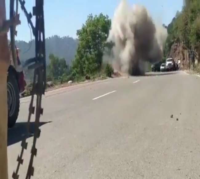 Photo of जम्मू-कश्मीर में पुलवामा दोहराने की आतंकी साजिश सुरक्षा बलों ने नाकाम की