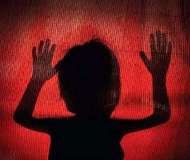 Photo of एक व्यक्ति ने दूसरी शादी करने के 20 दिन बाद ही अपनी पहली पत्नी से जन्मी बच्ची की हत्या