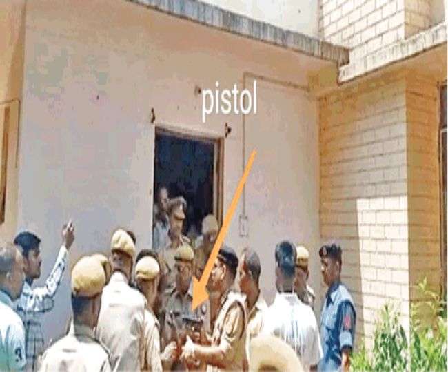 Photo of मुख्यालय में होम गार्ड और एनीआरएफ अधिकारियों के बीच हुई हाथापाई