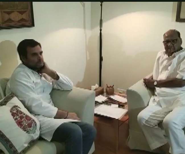 Photo of इस्तीफा देने पर अड़े राहुल गांधी ने की NCP नेता शरद पवार से मुलाकात