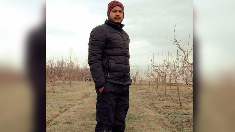 Photo of J&K के शोपियां जिले में आतंकवादियों के साथ मुठभेड़ में शहीद जवान रोहित यादव, 2016 में हुई थी शादी