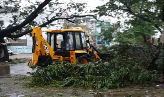 Photo of Cyclone Fani: ओडिशा में फानी का तांडव, अब देश के इन हिस्सों की और तेजी से बढ़ रहा है…