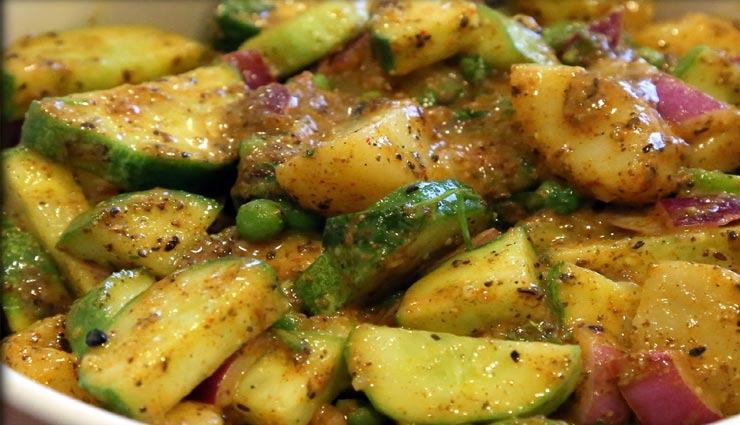 Photo of आलू का अचार देता है बेहतरीन स्वाद, मिनटों में होता है तैयार