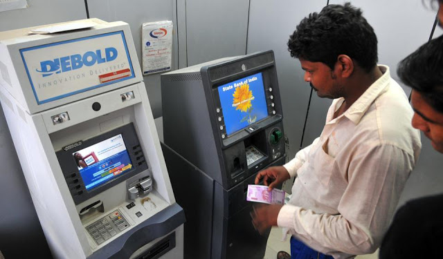 Photo of किसी भी ATM ट्रांजेक्शन फेल होने पर बैंक देगा प्रतिदिन इतने रुपये जुर्माना