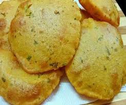 Photo of कच्चे केले की पूरियां बनाने की रेसिपी