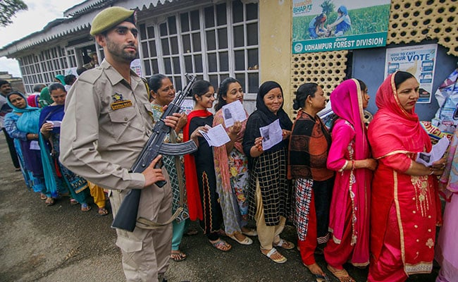 Photo of लोकसभा चुनाव सबसे सबसे कम मतदान जम्मू कश्मीर में हुआ दर्ज