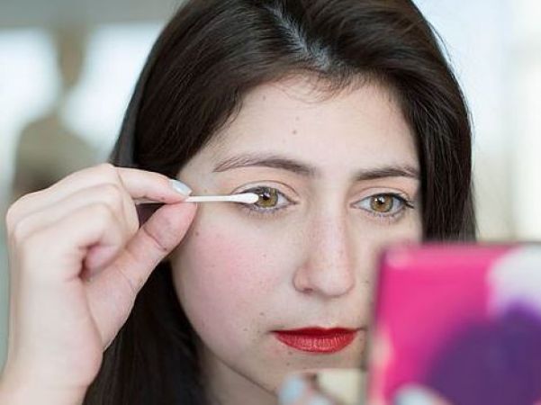 Photo of ब्यूटी टिप्स में भी कर सकते हैं EAR BUD का इस्तेमाल, ऐसे लें यूज़ में