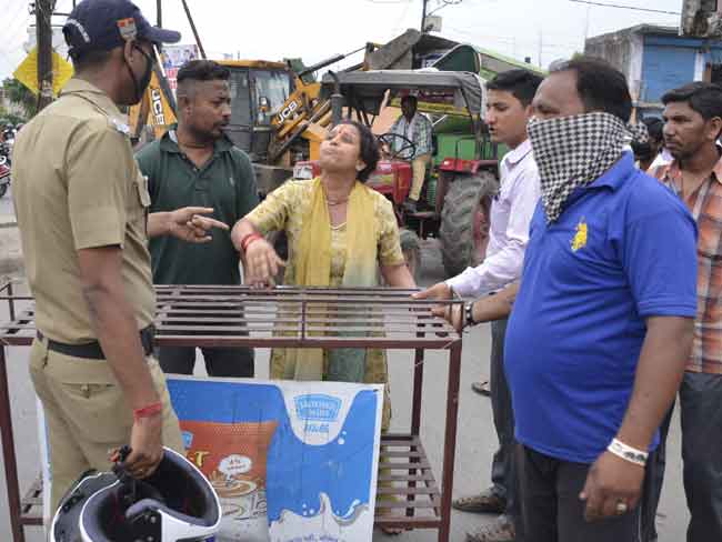 Photo of दून में अतिक्रमण के विरुद्ध चल रही कार्रवाई के तहत, सख्ती के आगे दबा विरोध
