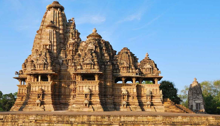 Photo of मध्य प्रदेश को क्यों कहा जाता है भारत का दिल, जानें यहाँ के प्रसिद्द पर्यटन नगरी के बारे में