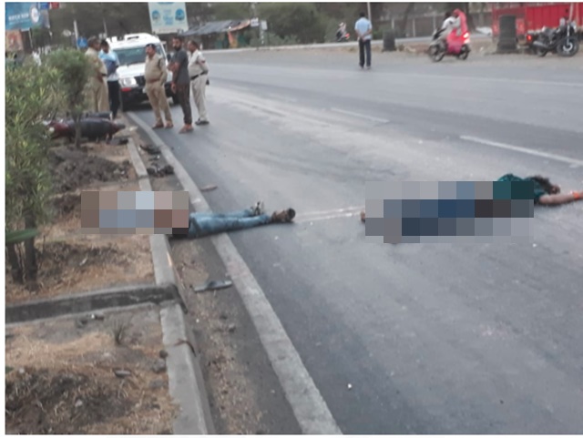 Photo of Mhow Accident : महू के पास पिगडंबर बायपास पर हुए सड़क हादसे में दो युवकों की मौत