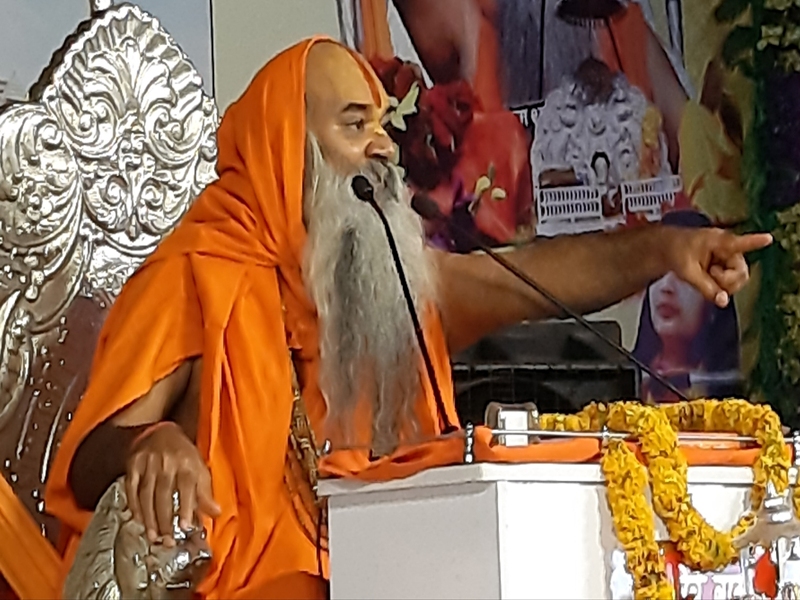 Photo of कामदगिरि पीठाधीश्वर ने नेताओं के लिए काम करने वाले संतों पर किए कटाक्ष