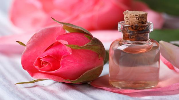 Photo of चेहरे को बनाएं पिम्पल फ्री ROSE फेस पैक से गर्मी में…