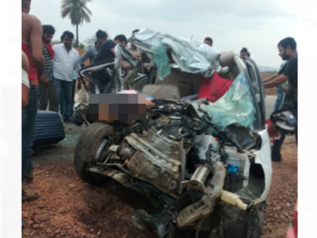 Photo of Satna Car Accident : टक्कर इतनी जोरदार थी कि कार से शवों को निकालने में पुलिस को काफी मशक्कत करनी पड़ी