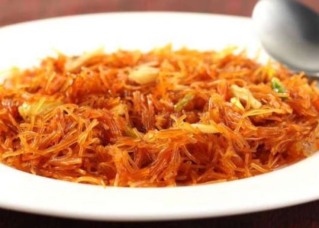 Photo of इफ्तारी के बाद मेहमानों को खिलायें घर में बनी सुखी सेवई…