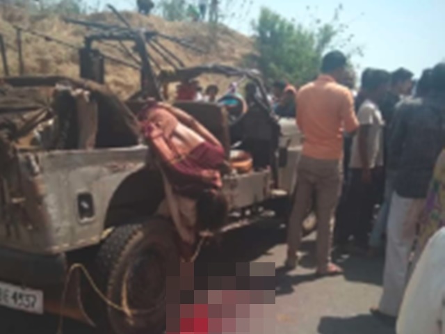 Photo of Sidhi Accident : आज सुबह एक बस की जीप से हो गई टक्कर, हादसे में 4 की मौत