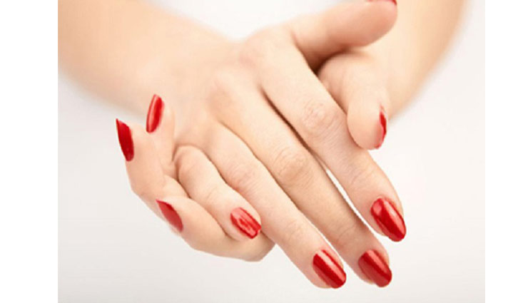 Photo of खुरदुरे हाथों को बनाए मुलायम, इस आसान और सस्ते ब्यूटी टिप्स से