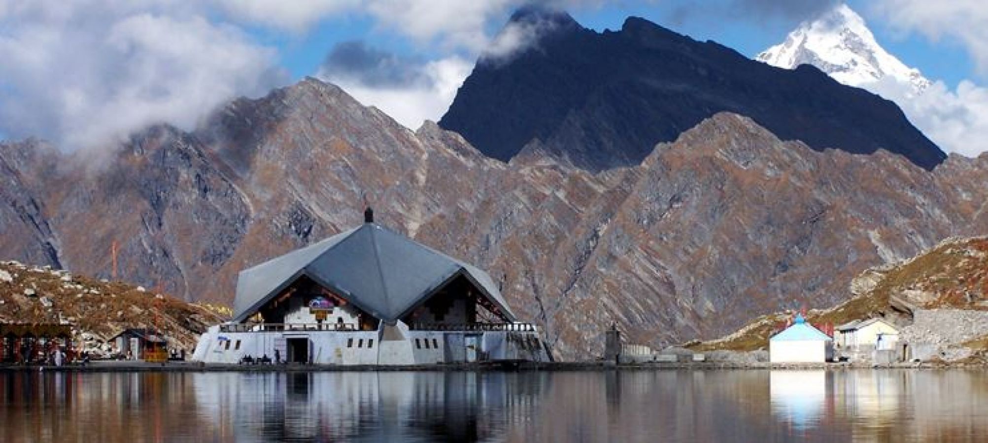 Photo of जाने क्यों उत्तराखंड को धरती का स्वर्ग कहा जाता है, और अपनी ट्रिप में जरूर शामिल करें ये जगह